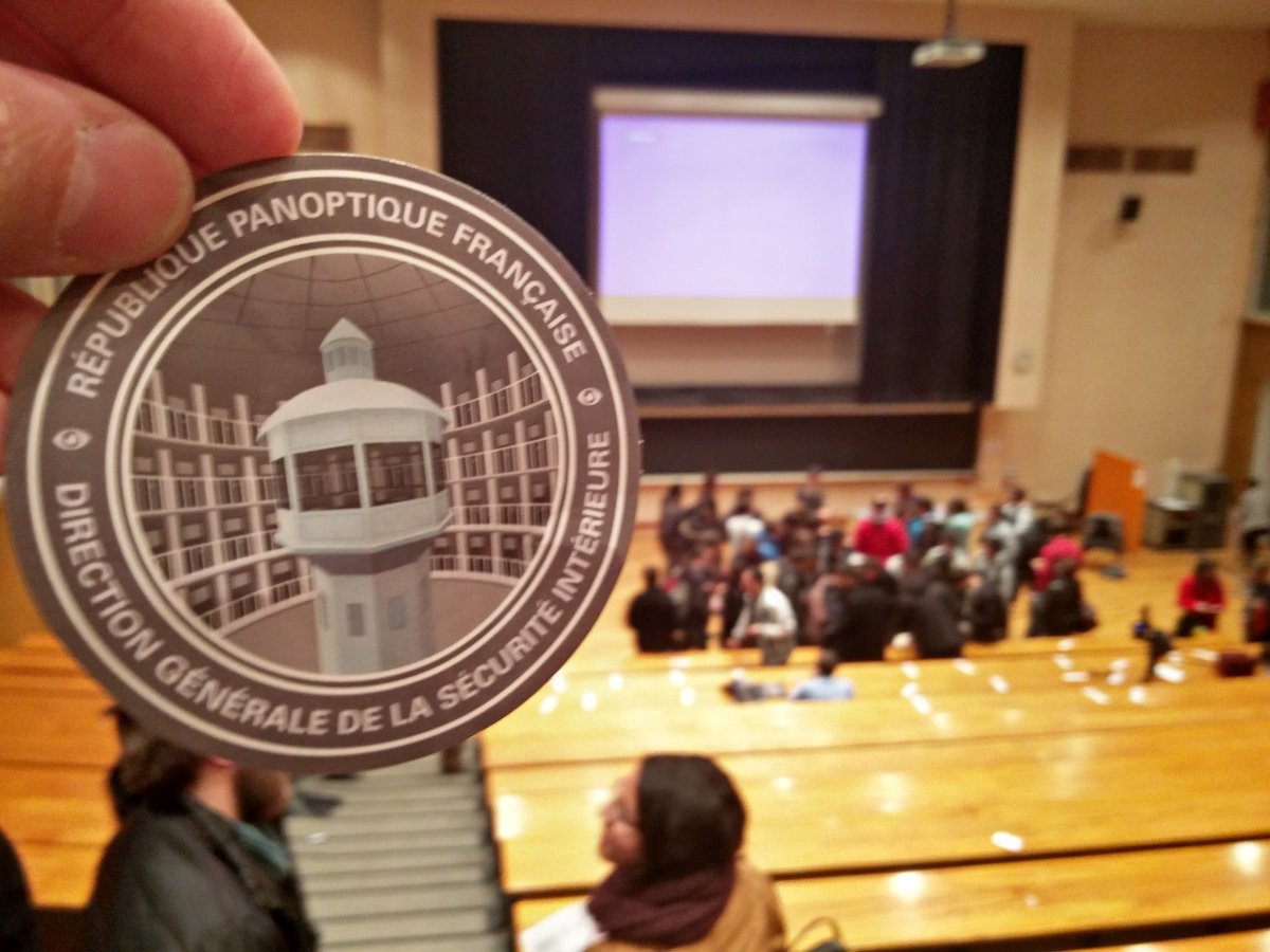 BVallauri's tweet photo. #cryptoparty #CryptoINSA Fin de conférence @okhin et gros succès pour les goodies @laquadrature. Atelier dans 1h. https://t.co/i1atlao6lv