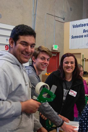 nevadacse's tweet photo. Looking for something to do over Spring Break? Volunteer with your local community Sign up @ https://t.co/dkNnz62Zv3 https://t.co/jMxsTxdv8J