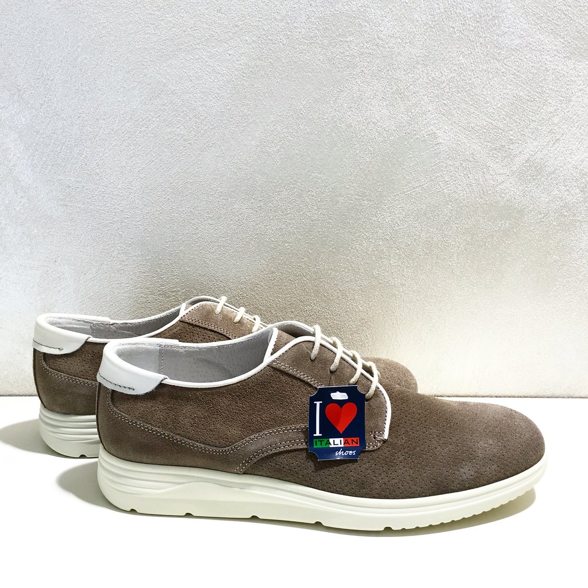 masicalzature's tweet photo. #Stringata #ILOVEITALIANSHOES #sneakers #choosethepleasure #MASICALZATURE #SCEGLIilPIACEREdiCAMMINARE #MADEINITALY https://t.co/uV6tr7Loqj
