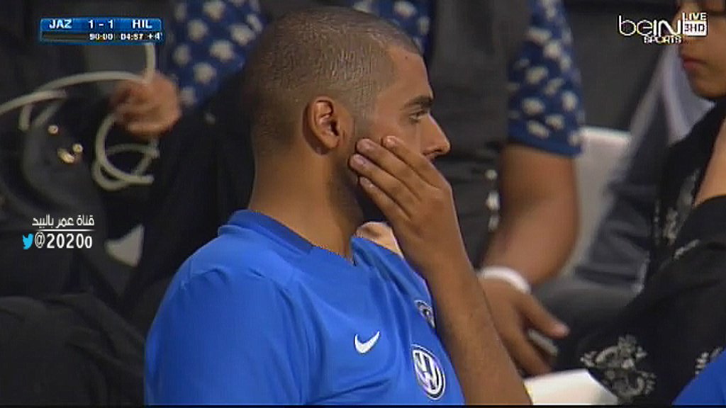 2020o's tweet photo. وضع الهلالييين بعد هدف  😂  فارس جمعه
#الهلال_الجزيرة  ههههههه https://t.co/rPHqkhh3N0