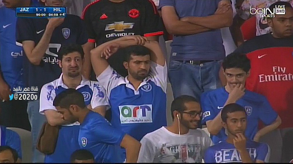 2020o's tweet photo. وضع الهلالييين بعد هدف  😂  فارس جمعه
#الهلال_الجزيرة  ههههههه https://t.co/rPHqkhh3N0
