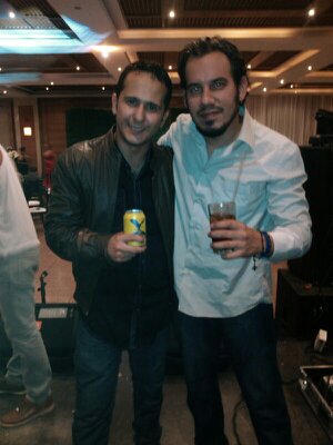 session_group's tweet image. Dos de nuestros músicos session! @rudagonz @freddyeparrab