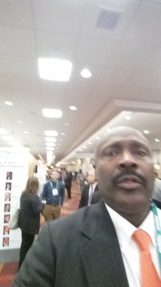 ricardo_reece's tweet photo. #NASPA 16
PRESENTATIONS AND NETWORKING IS GREAT in Indianapolis. https://t.co/PfFUIcZfBf