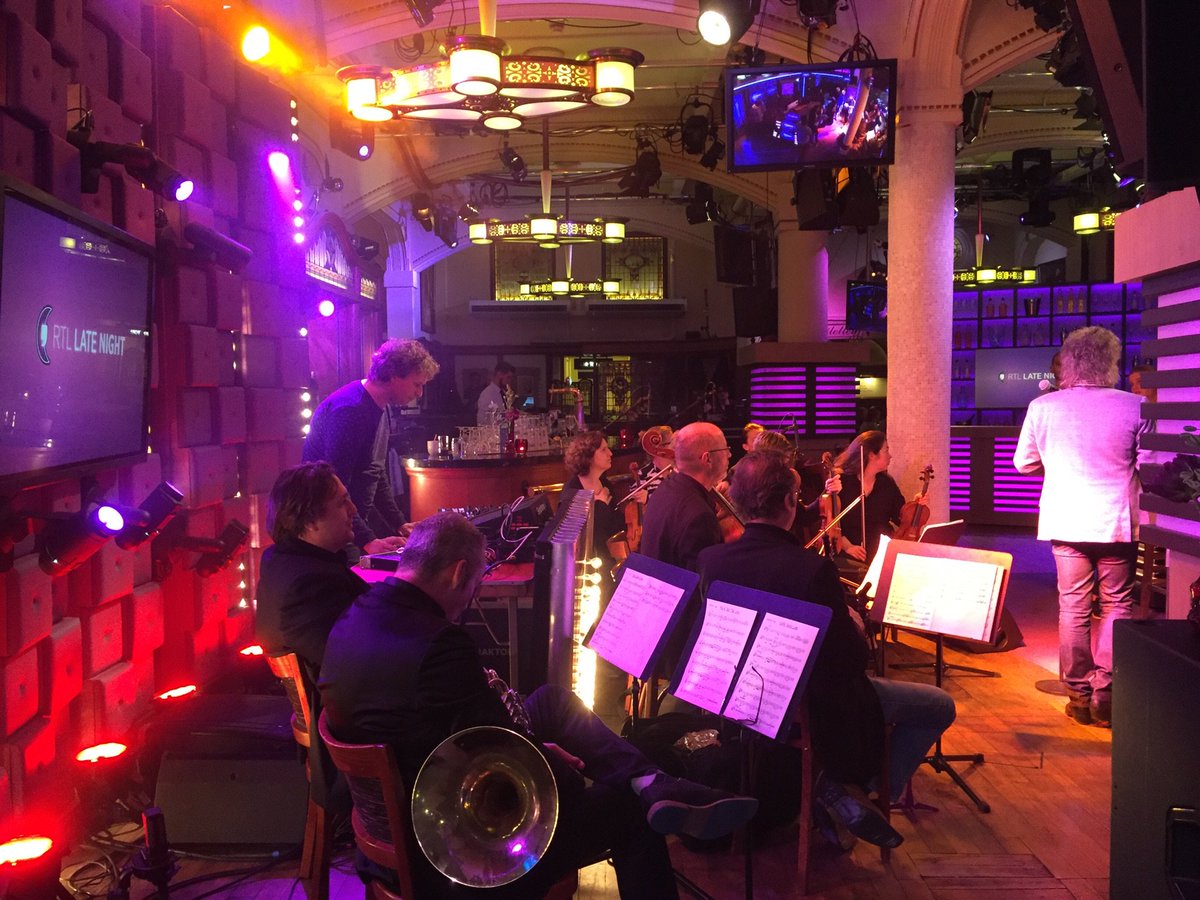 Symphony_31's tweet photo. We maken ons op voor een te gek optreden met @JossStone bij @RtlLateNight. https://t.co/6N9leiv7lg