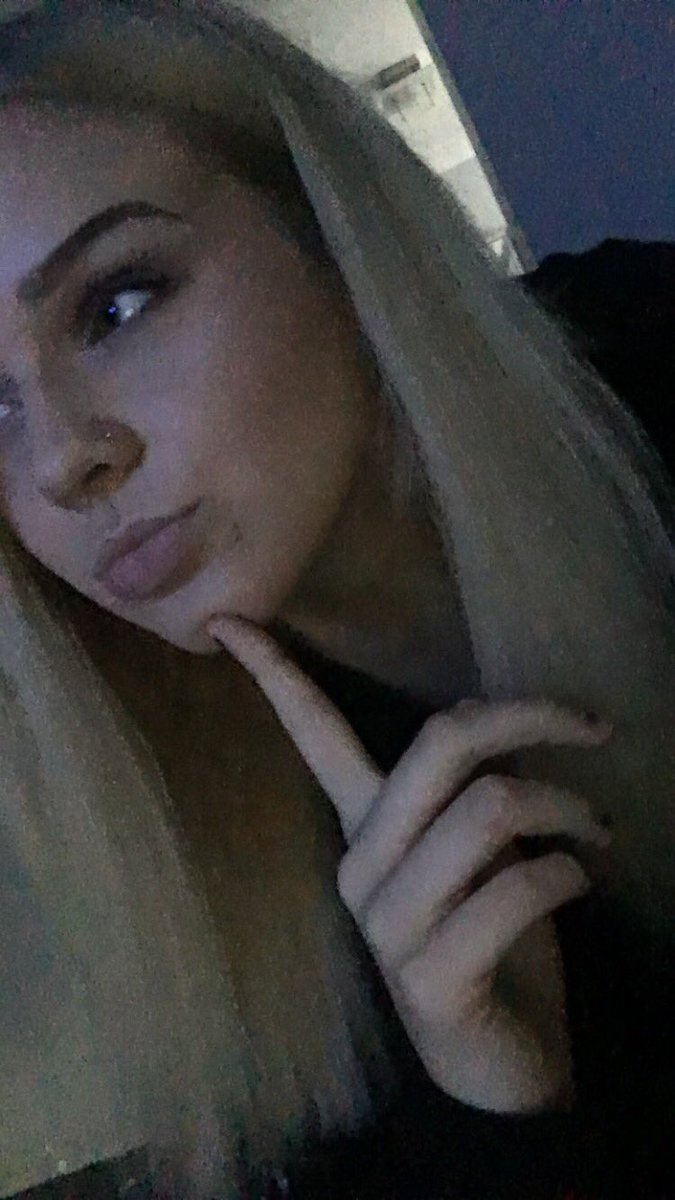 SecretsOnAvon's tweet photo. Short blonde hair https://t.co/BCBFaOcDVW