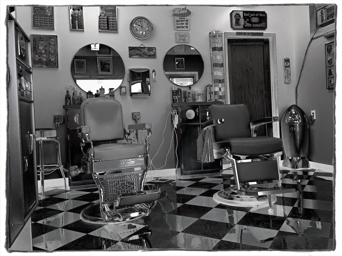 m1k3Vx's tweet photo. 'Bout that time!
#LongBeach #CalHeights #ShopLocal #MacsBarberShop #classic #barbershop #LBCD7 https://t.co/qlOb7YqELP