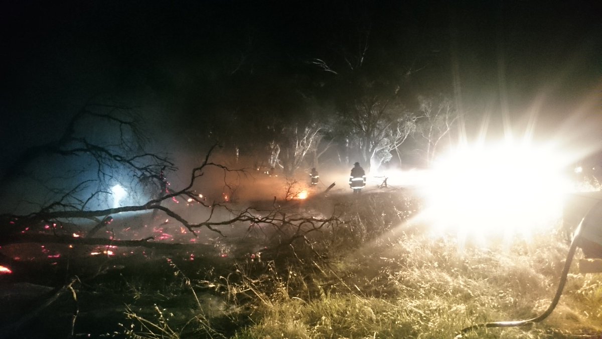 woolaganup's tweet photo. Lightning strikes tonight caused a fire  #Woolaganup #goodneighbours @ButterfieldBeef @paper_collar @DAFWAmedia https://t.co/fIHN89HoTr