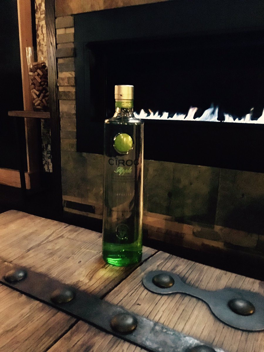 SquareOneChi's tweet image. Free Ciroc tonight! Open bar (Ciroc products) from 7-8 and specials all night. #ElectionDay