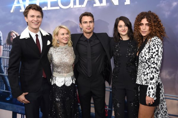 cinemas_world's tweet photo. #TheDivergentSeries #Allegiant #AnselElgort #NaomiWatts #TheoJames #ShaileneWoodley https://t.co/nRfW4ypm9r