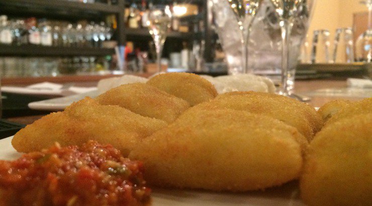 Lempers, risolles, persol iksam… inclusief topwijn <a href="/tAdvocaatje/">Het Advocaatje</a> wat was het lekker! catch52.nl/advocaatje-ams… #blog