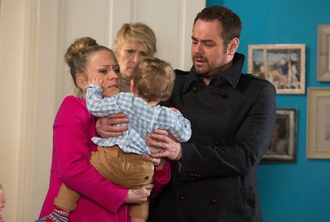 MirrorTV's tweet image. Heartbroken EastEnders fans in tears as Mick and Linda rush little Ollie to hospital
mirror.co.uk/tv/tv-news/not…
