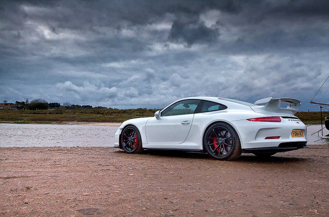 TrofeoCars's tweet photo. Porsche 991 GT3, Dec 2014, huge spec, 1,100 miles. Exclusively available from Trofeo Cars https://t.co/UB6QLt8LPW https://t.co/bKHPjHyaX8