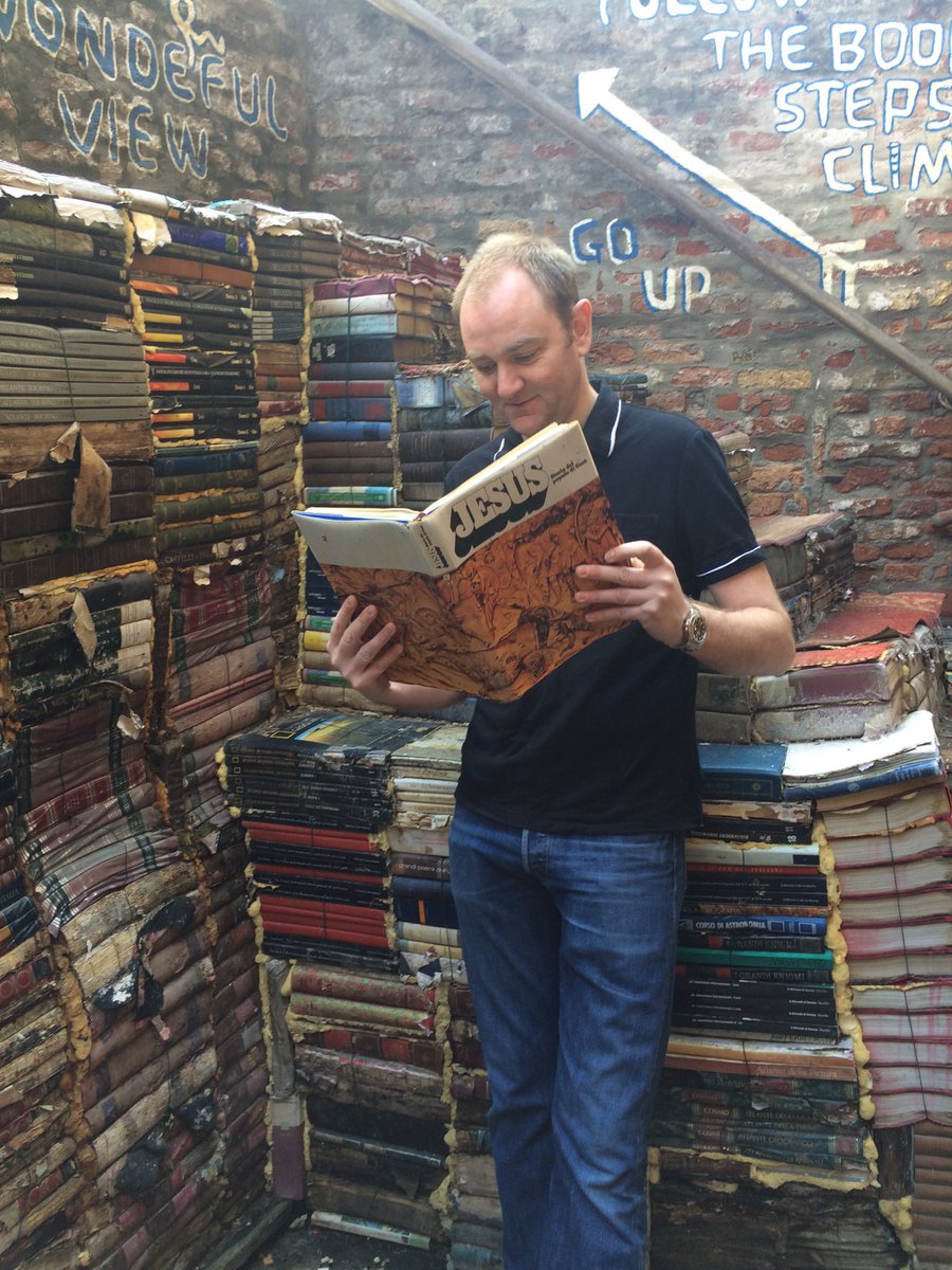 CamilleEMH's tweet photo. Amazing time in Venice with the BF last weekend. Libreria Acqua  Alta is defo on the must see list #Bookshop #Venice https://t.co/6ZXM3qnz4p