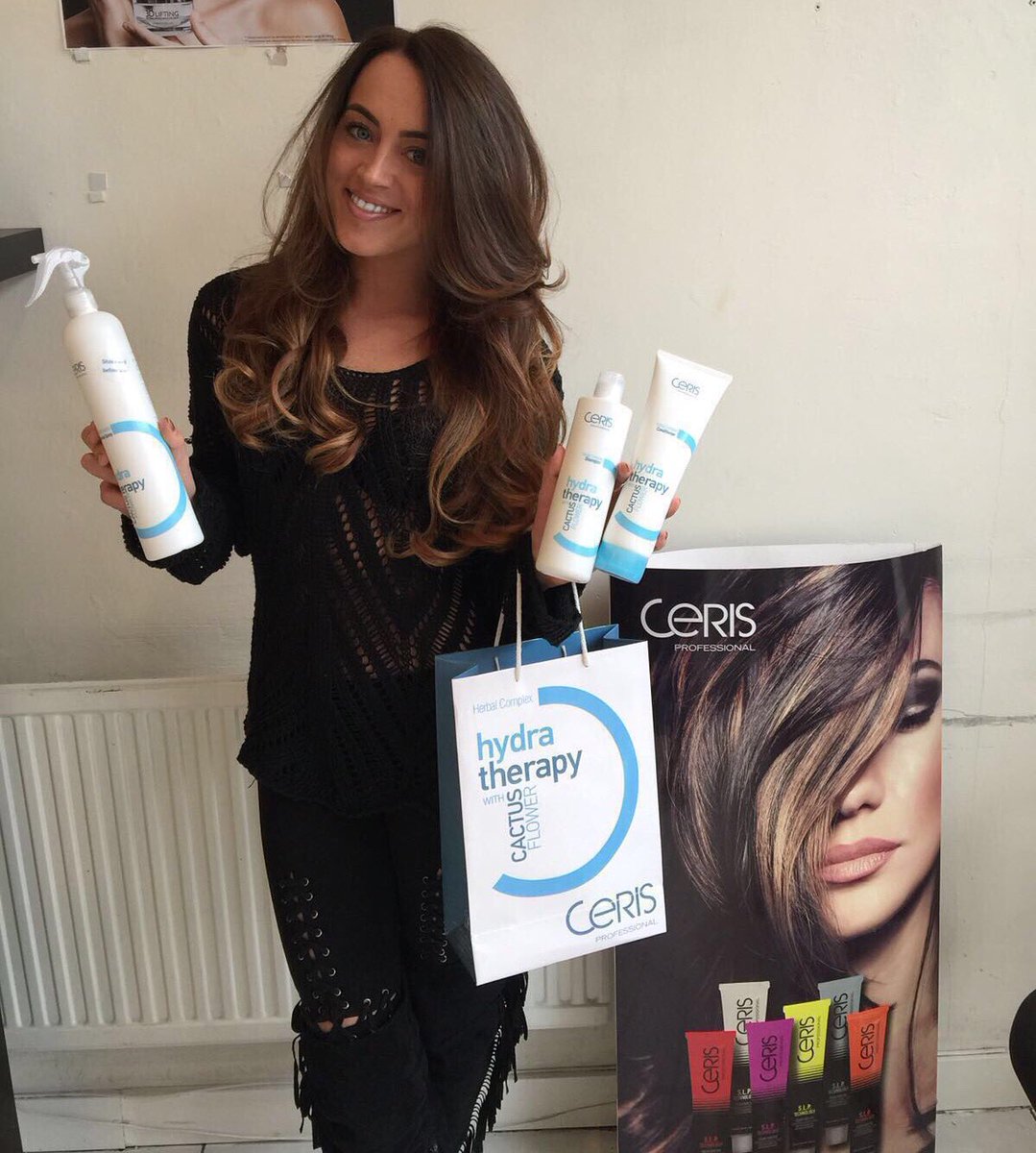 michelleplatnum's tweet photo. Absolutely love my curly blow by the beautiful ladies @tulaybarnetts and  thank you to @cerishair for my products ❤️ https://t.co/7HeX8jFvgM