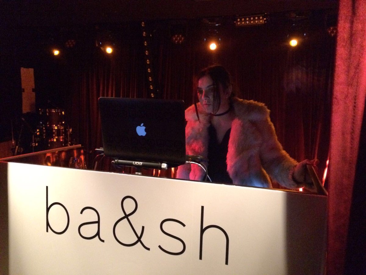 bashparis's tweet photo. Hi @charli_xcx ✌🏻️
#bashlondon https://t.co/t50lpe16RC
