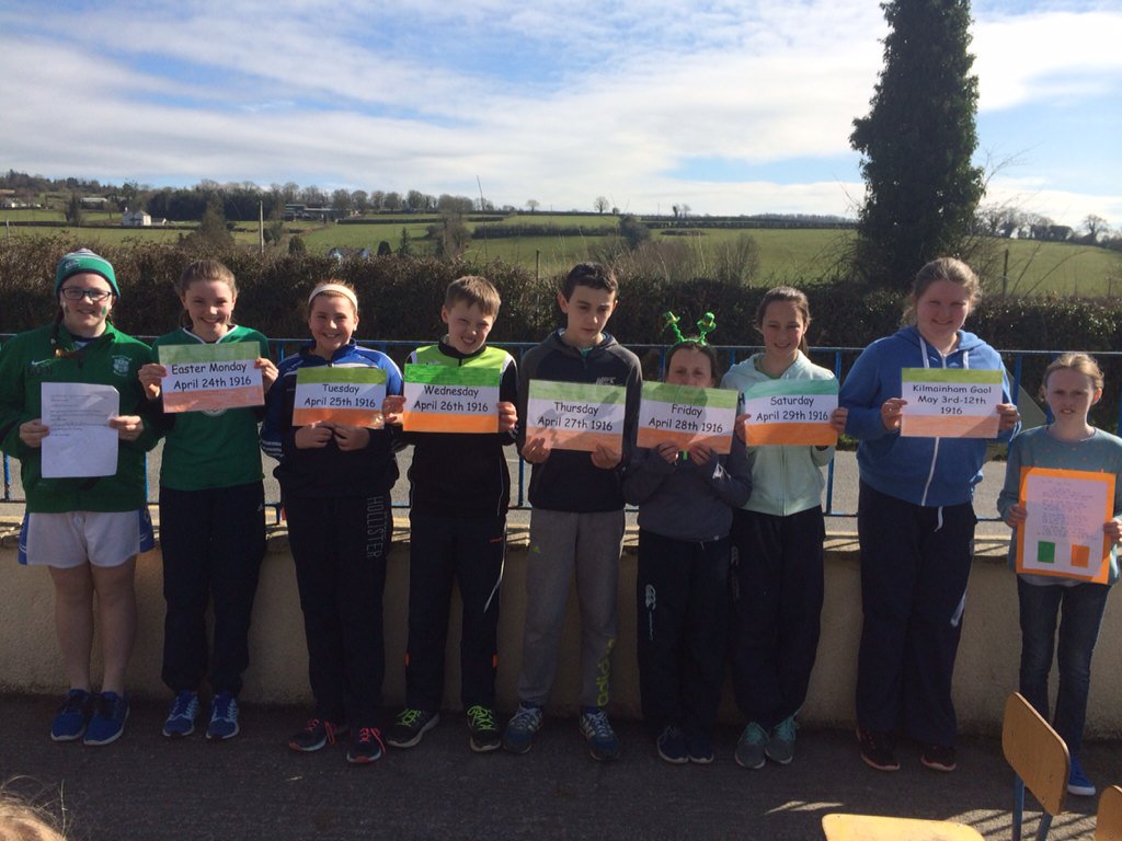 kilmanaghns's tweet photo. Rang 6 were busy preparing for Proclamation Day! #Poems #HumanTimeline #1916rising 🍀💚🍀💚 https://t.co/vPZ6N7IXmc