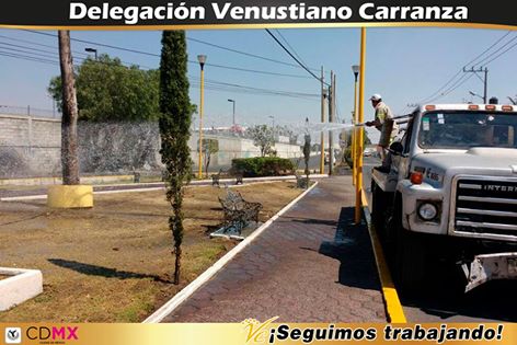 A_VCarranza's tweet image. Riego de áreas verdes en el Parque de las Palomas y Triángulo de la Plaza Fiviport. #JuntosSomosLaMejorDelegación