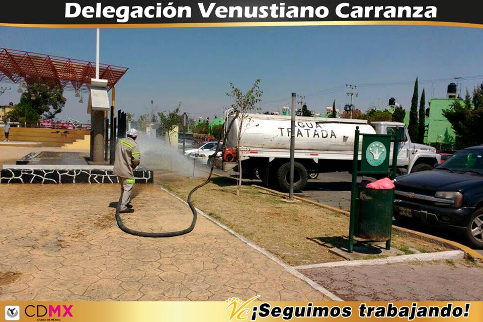 A_VCarranza's tweet image. Riego de áreas verdes en el Parque de las Palomas y Triángulo de la Plaza Fiviport. #JuntosSomosLaMejorDelegación