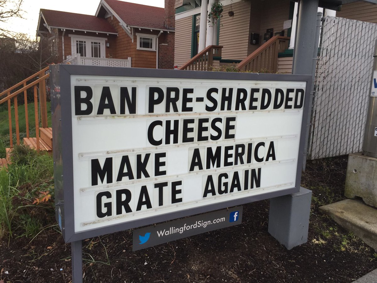 Court_Jeffrey's tweet photo. This @WallingfordSign hahahaha https://t.co/EqqLXObBZ9