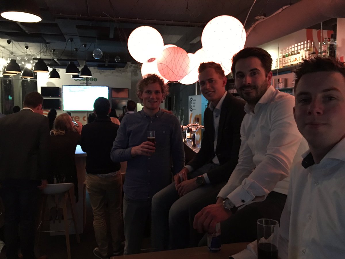 Met m'n tweede gezin PSV -Atletico kijken in het <a href="/CentreCourtCafe/">Centre Court Cafe</a>.. 😉