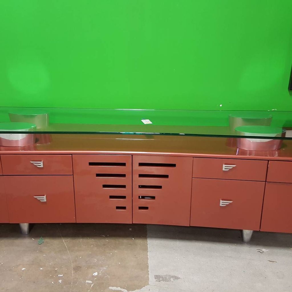 GVReStores's tweet photo. Captivating Reception Desk. #restore #multiuses #habitatforhumanity #burnaby #greatervancouver #entertainmentunit #… https://t.co/cO8oVGlPki