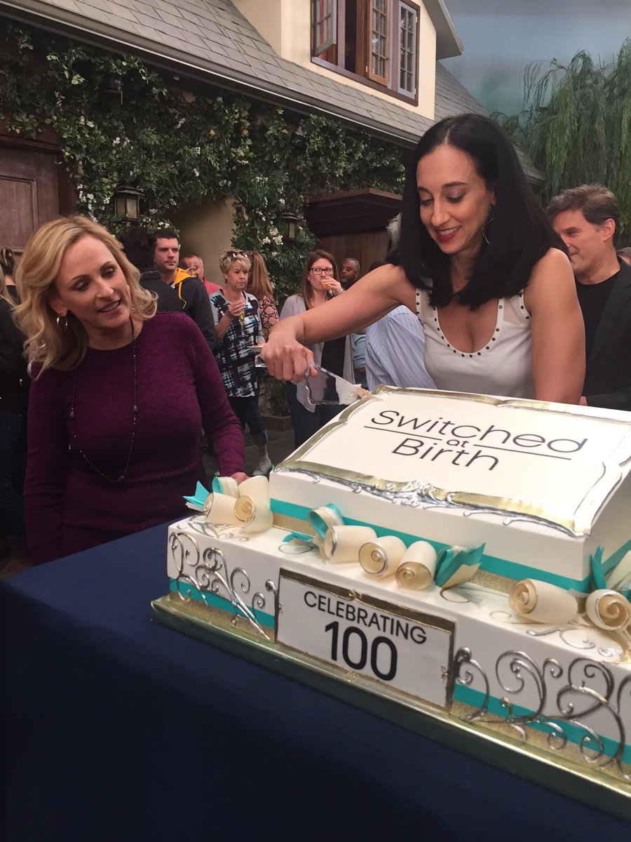 MarleeMatlin's tweet photo. It's a #SwitchedatBirth 100 episode celebration! THANK YOU @SABTVSeries @FreeformTV #groundbreaking #deaftalent https://t.co/D4uZuHylVM