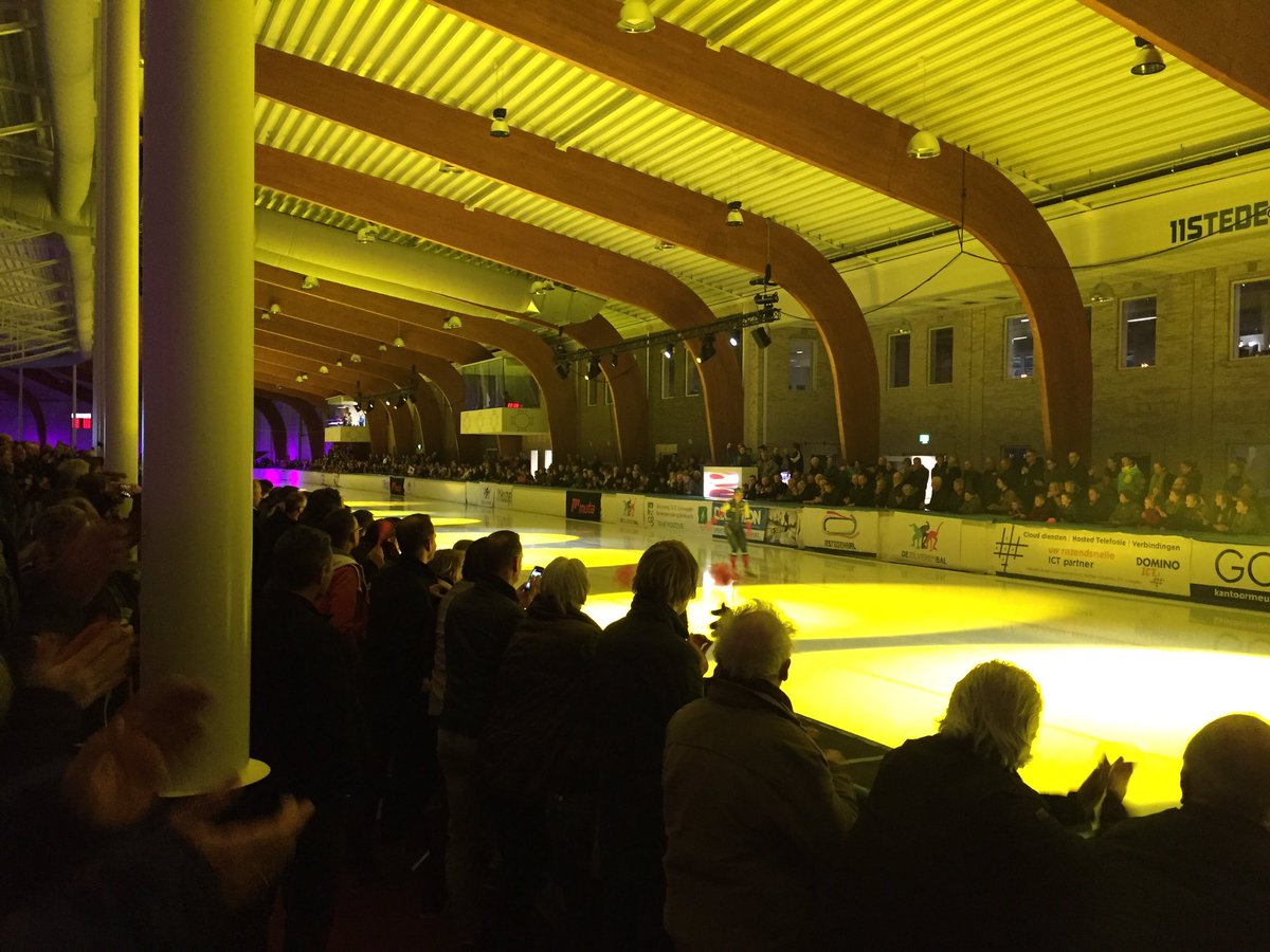 Fantastisch evenement, sprinten pur sang! <a href="/dezilverenbal/">De Zilveren Bal</a>  &amp; @DeElfstedenhal Bedankt!