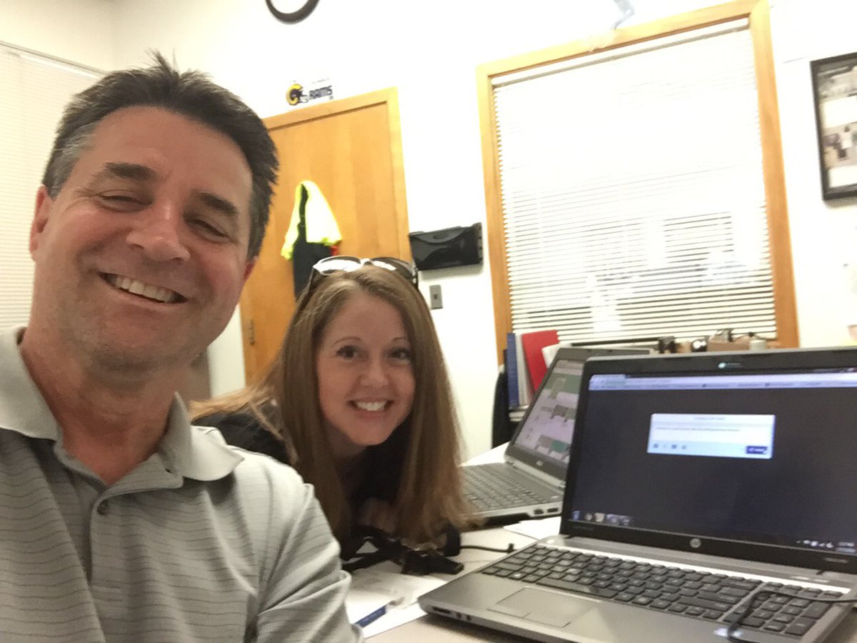 rams_10_placer's tweet photo. Cinnamon is a great teacher with tech stuff. @cbjohnsrud #lusded https://t.co/3wFbzN1XRP