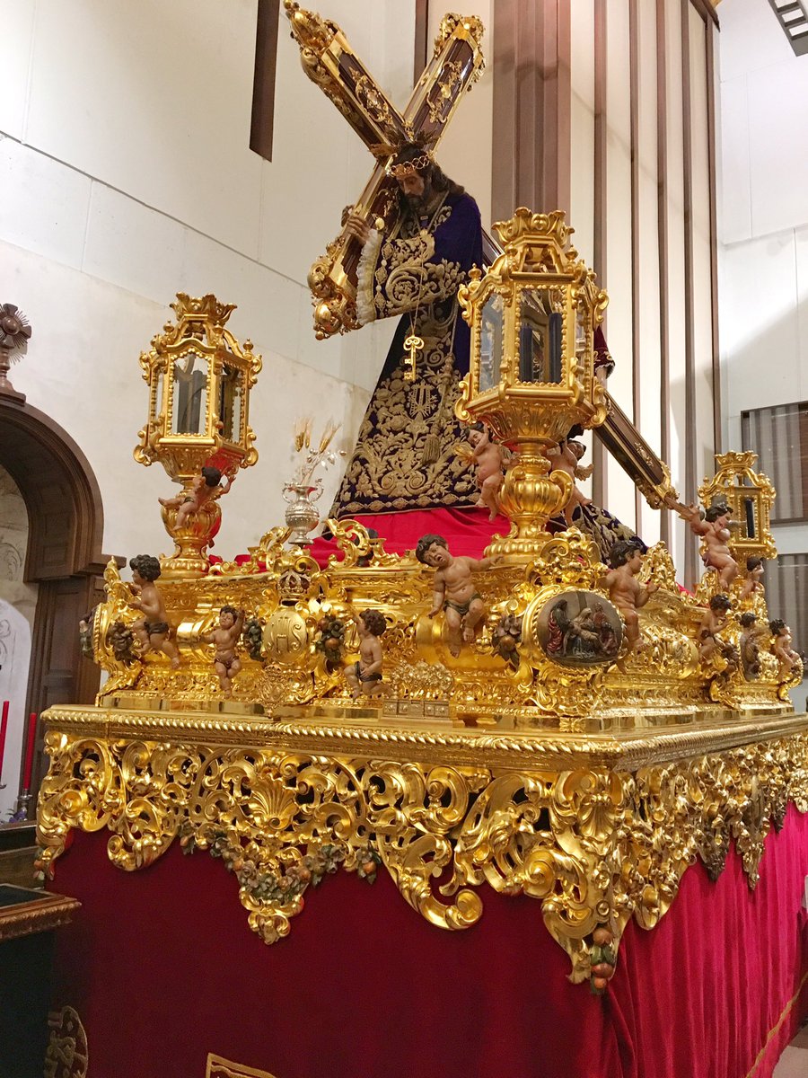 CofradiaAbuelo's tweet photo. Nuestras Sagradas Imágenes ya se encuentran en sus tronos https://t.co/Pfm7z1zWYc