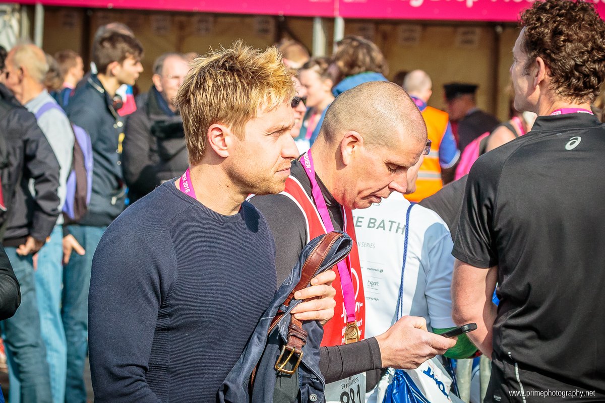 SimonGiddings's tweet photo. Spotted @russellhoward looking fresh after running 13 miles for #charity at #bathhalf on Sunday! https://t.co/0dLE6xd4b9