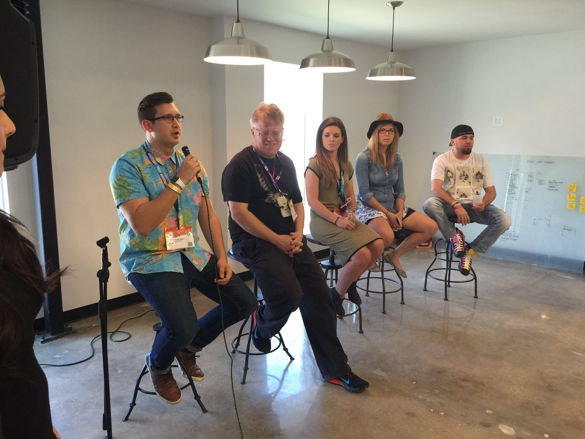 carlosgil83's tweet photo. Hey @EvanSpiegel, yesterday's #SnapXSW meet-up with top @Snapchat stars & brands was π₯ https://t.co/q5xkM0g3ug #SXSW https://t.co/50gEAm0CdS
