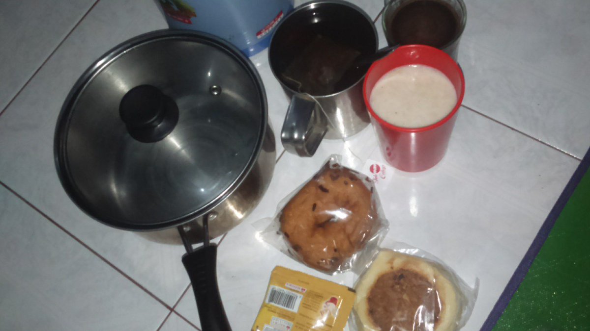 Ichsan_iChips's tweet image. Amunisi perut utk pertempuran akbar hari ini siap! Semangat pagi! Goes to GBK @netmediatama #MDPIV_NET