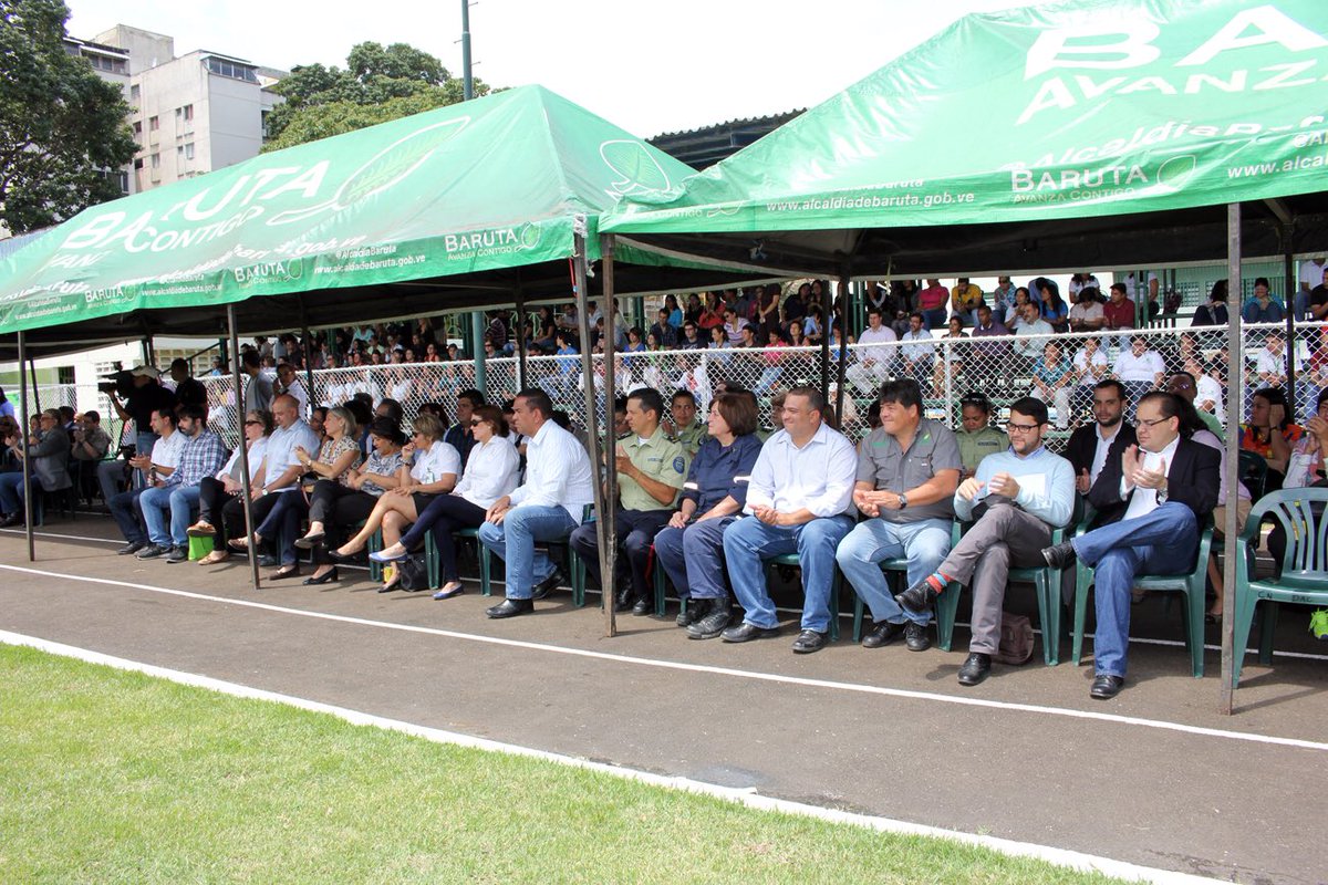 GerardoBlyde's tweet image. Junto al testimonio de nuestros vecinos, presentamos Memoria y Cuenta @AlcaldiaBaruta 2015 alcaldiadebaruta.gob.ve/v2/2016/03/15/…