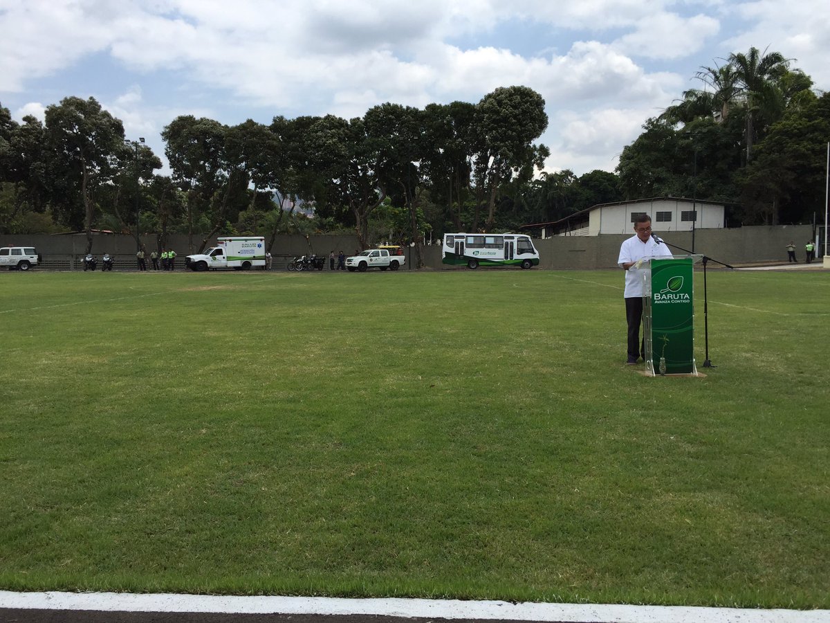 GerardoBlyde's tweet image. Junto al testimonio de nuestros vecinos, presentamos Memoria y Cuenta @AlcaldiaBaruta 2015 alcaldiadebaruta.gob.ve/v2/2016/03/15/…