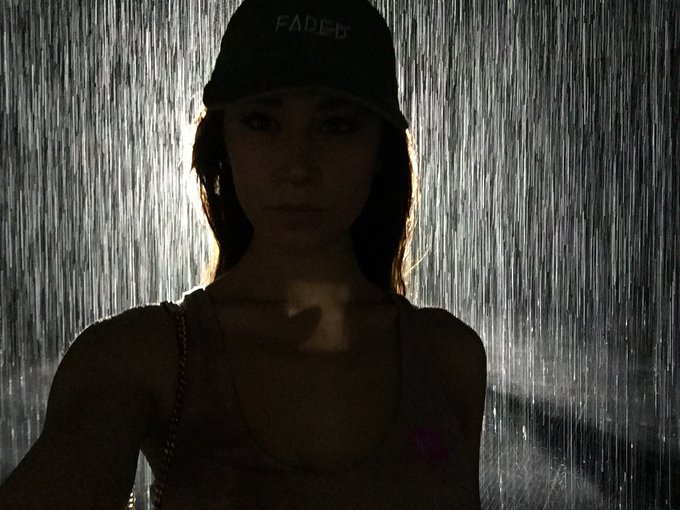 An immersive environment of perpetually falling water that pauses wherever a human body is detected#rainroom<a href="/tag/lacma"class="tags"><span>#lacma</span></a>