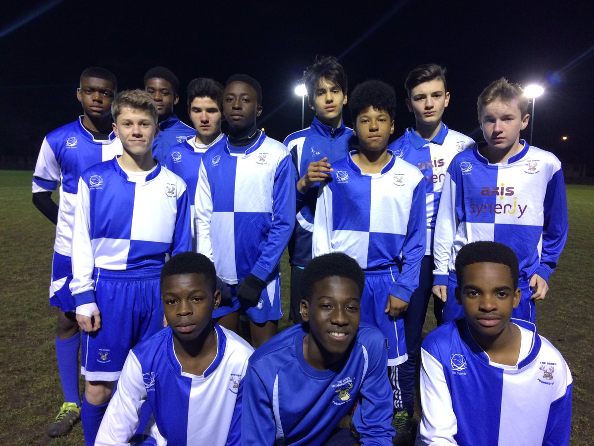 SteveChainge's tweet photo. My U14 London cup winners .... Erith &amp; Belvedere. Get in. https://t.co/5ry14vMGSs