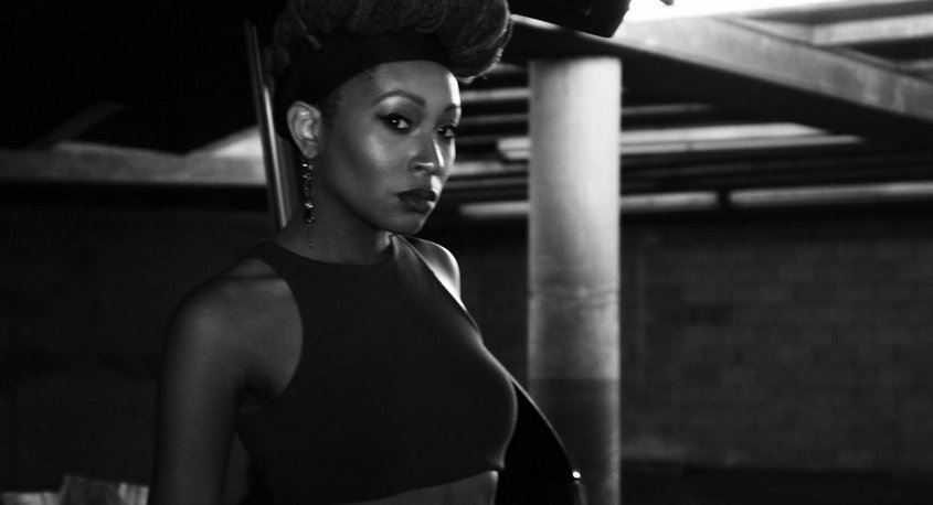 LimMagazine's tweet image. Rising Lady: @JoellaDeVille talks “Submit To Ya,” Music and More
limerencemag.com/2016/03/rising…