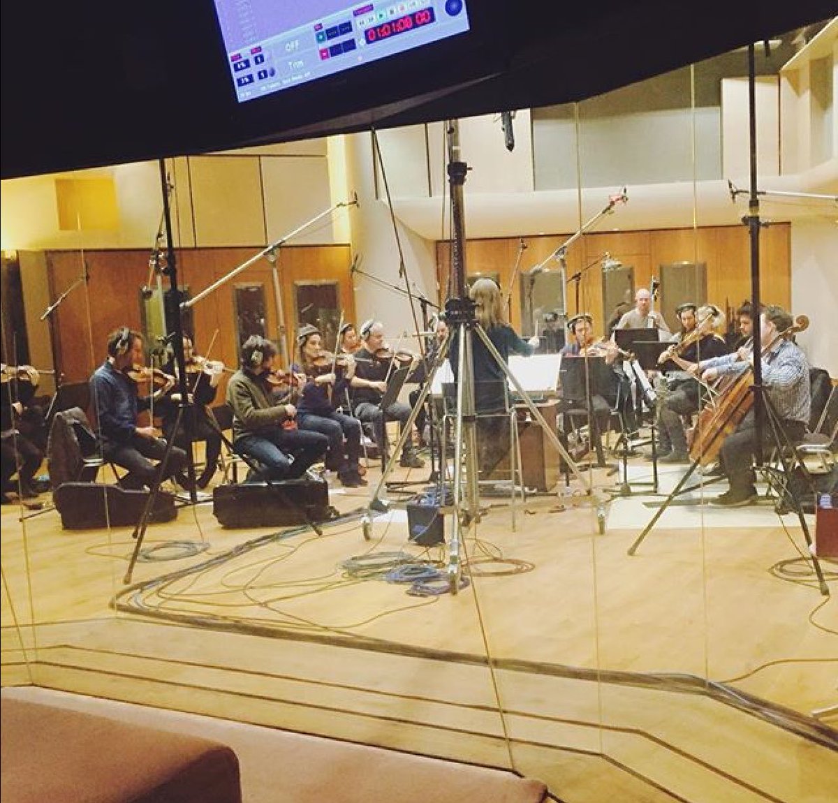 AmeliaWarnerFan's tweet photo. Recording🎼MumsList #BritishGroveStudios - @/smmmusic on Instagram! 

#SlowMovingMillie #AmeliaWarner https://t.co/LYyc97b7al