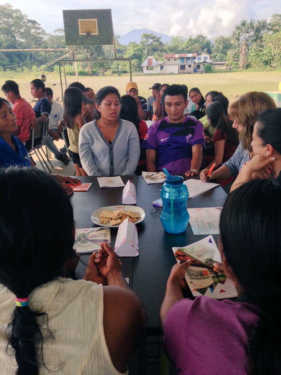 u_ikiam's tweet photo. Conversamos con #Atacapi sobre mejoras en nuestro vínculo como comunidad. #ComunidadIKIAM #RendiciónDeCuentas2015 https://t.co/2FVBq3i3dO