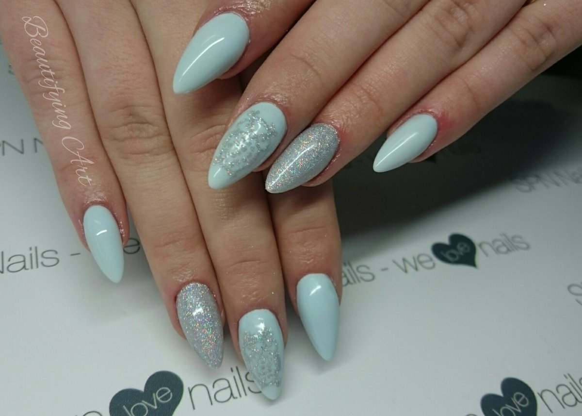 beautifying_art's tweet photo. #Goodnight #sparkles... #sparklingnails ;)
Our #naildesigns are #handmade by our talented #nailtech - Marta. https://t.co/YIEWSaXwqi