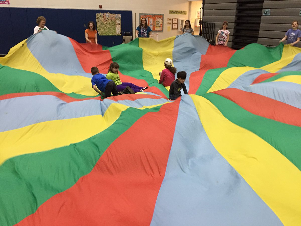 BES_PE's tweet photo. Another great morning of #ModifiedPE Club! 😬💙 #BigSmiles #BigHearts #PEForEveryone @bes_eagles https://t.co/Ks5OaM8vzt