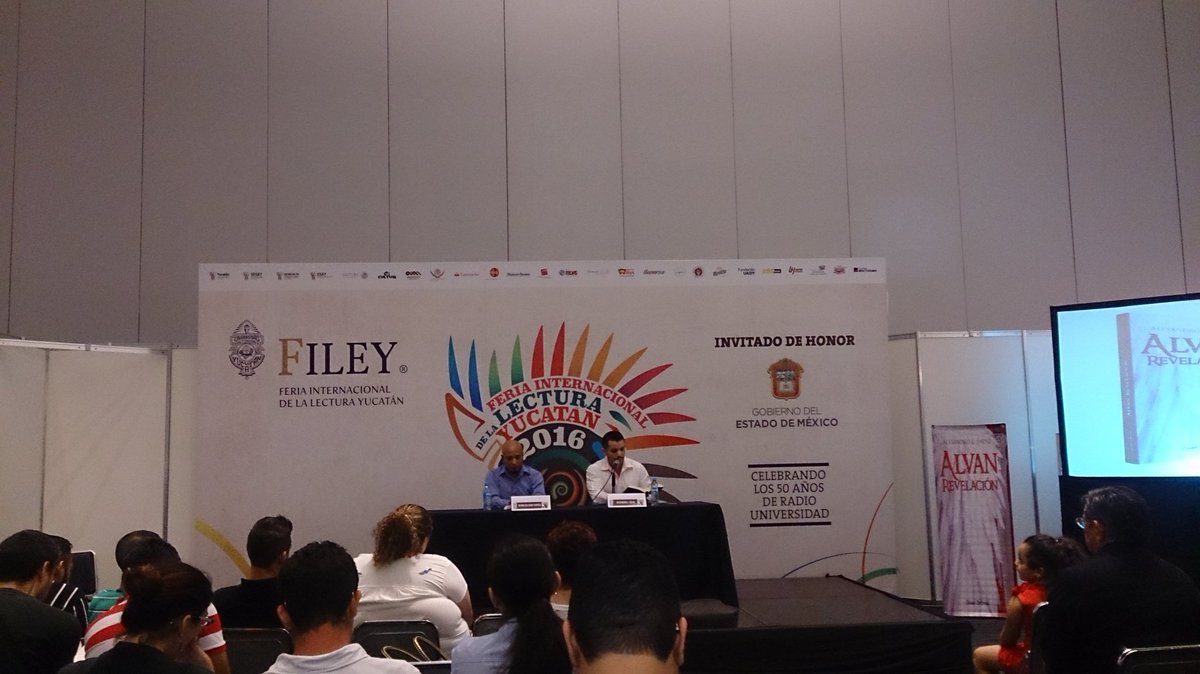 AdictoALibros's tweet photo. Presentación Alvan Revelación de @alexandrolsaenz en la @FILEYmx y mi lectura actual #ViveFiley #SoyFiley #FILEY2016 https://t.co/4LGGYldTcv