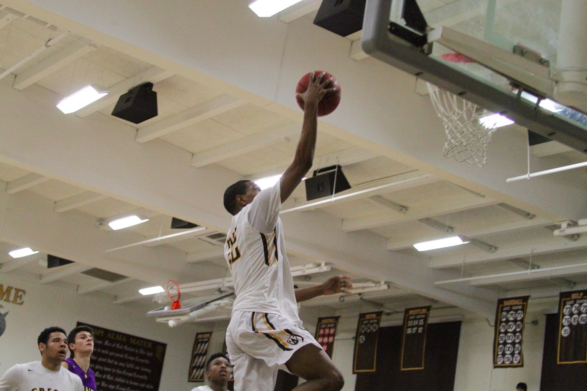 SGVWhitSports's tweet photo. Couple of photos from Crespi's win over St. Augustine 68-55 in the CIF-State Div.1 Regional Semifinal... https://t.co/lOqwOnxCvP