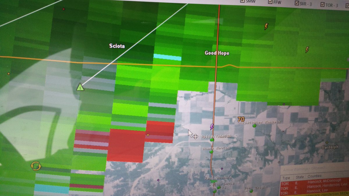 Sitting under broad rotation just north of Macomb, IL