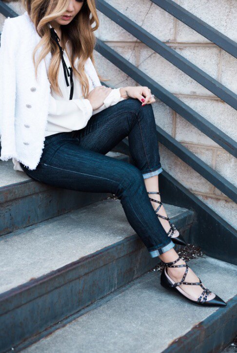 RedMalt's tweet image. Jeans pair with everything from sneakers to kitten heels. Our #denim pairs versatility with custom fit.