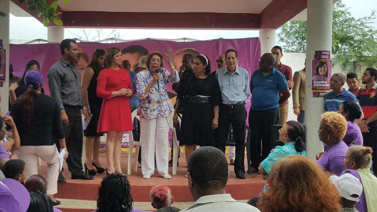 J_ActivaSandraA's tweet photo. Hoy la Dra. Rosa Belliard realizo una actividad en apoyo a nuestra Diputada Sandra Abinader para #SumarMas https://t.co/YD2wEje3y0