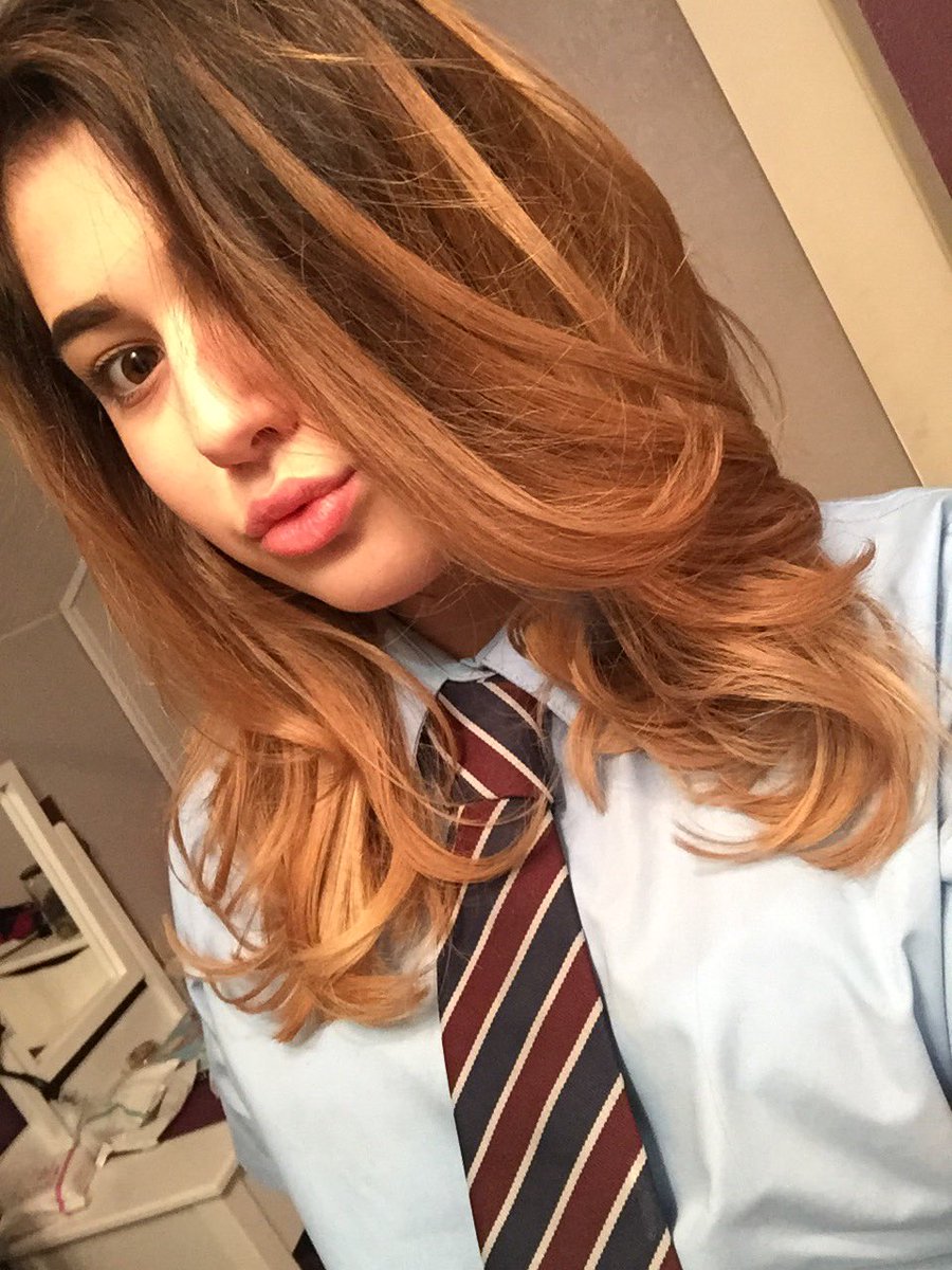 MarriottLiv's tweet photo. Have a guess who isn't a long haired brunette anymore💁🏻 https://t.co/qWEt3hSMu6