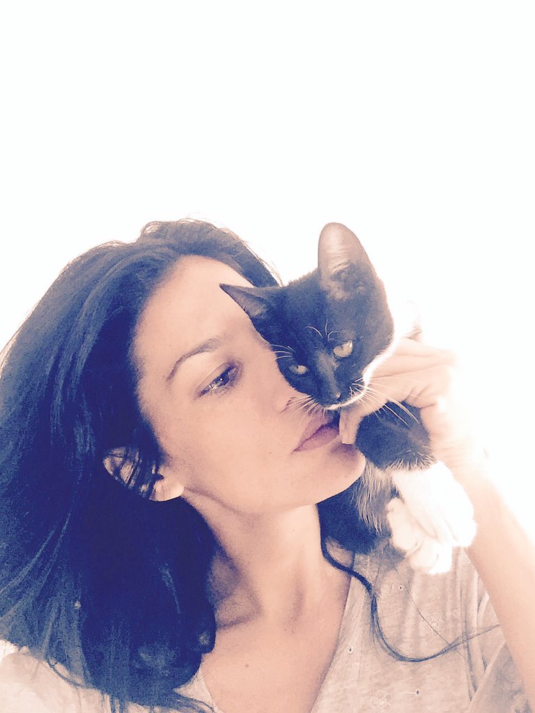 silvinaescudero's tweet photo. La rescate hace 3 días,ya desparacite.Hembrita bebe,es lo más cariñoso q vi en el mundo!Necesita q la amen x siempre https://t.co/Ew07TTDLt4