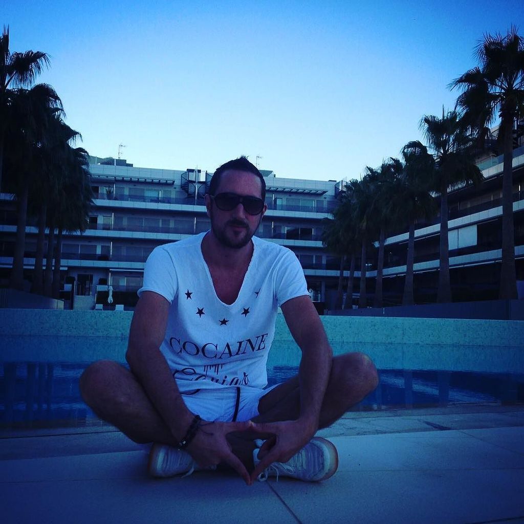 InstaIbiza's tweet photo. Sun Love Ibiza ☀️❤️🍾
#sun #summer #love #ibiza #playadenbossa #ushuaia #champagne #royalbe… https://t.co/SVa9EtolTJ https://t.co/6Ht29H0Qhm