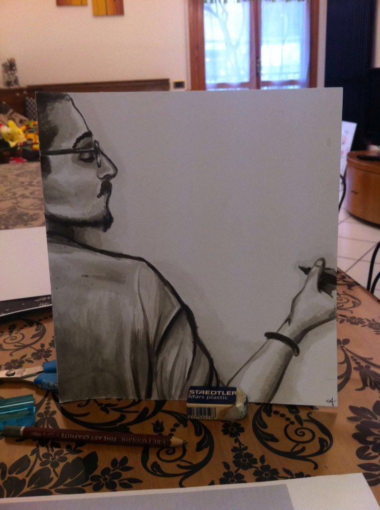 Giulynini's tweet photo. Il disegno di @AsiaMaffi, aspettando che il tuo autografo lo completi ✌✏  #craniofanart @craniorandagio https://t.co/5CYA5VKhG7